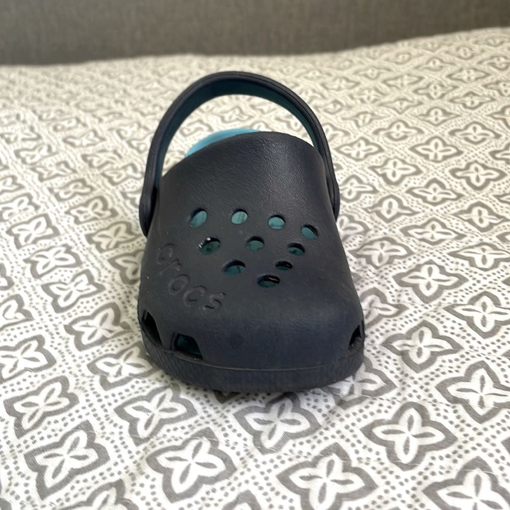 Toddler crocs